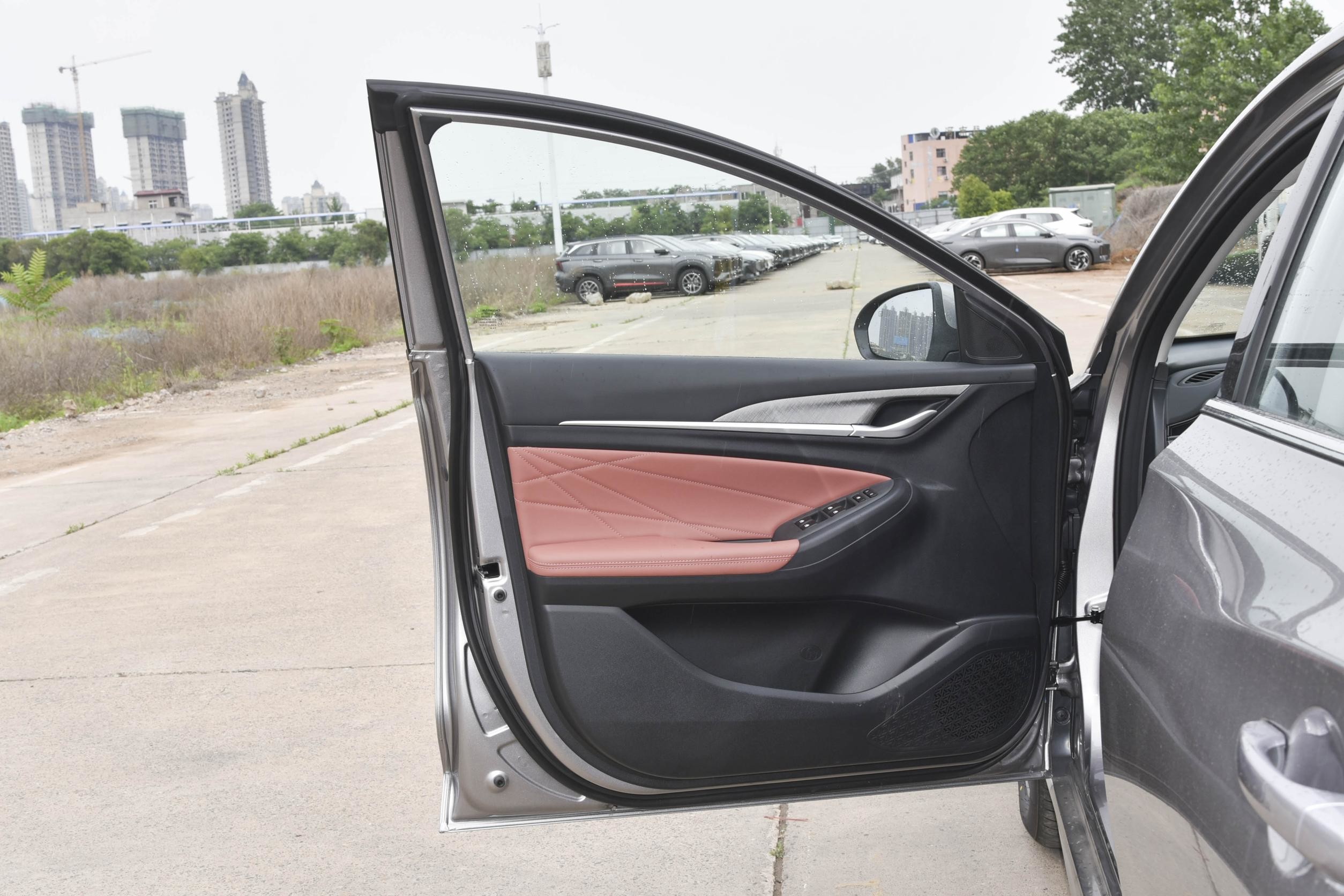 Changan Yidong EV460 Changan EADO Chinese New Energy Vehicles 145km/H