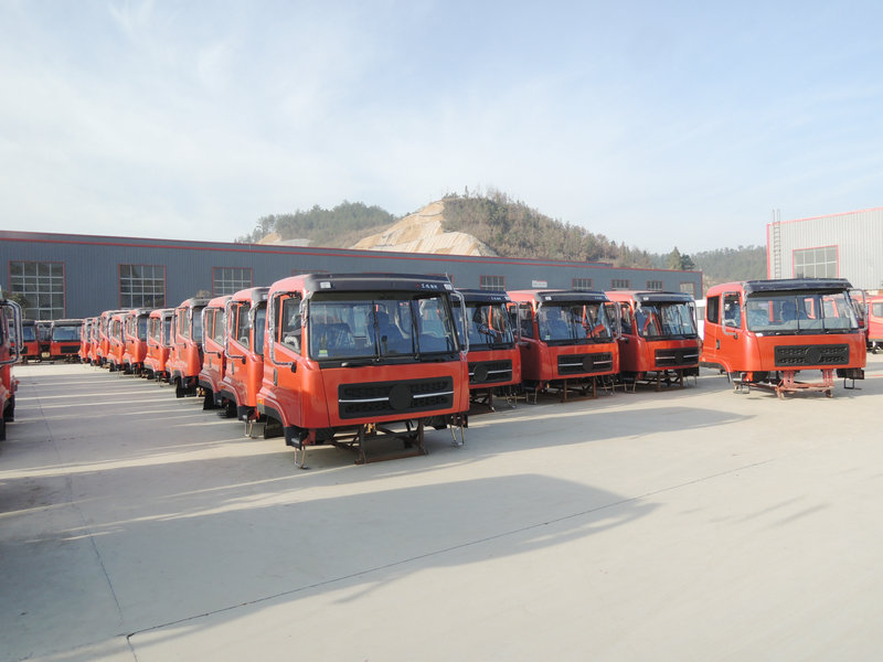 Dongfeng TT50 Light Truck Cabin With Single & half Sleeper
