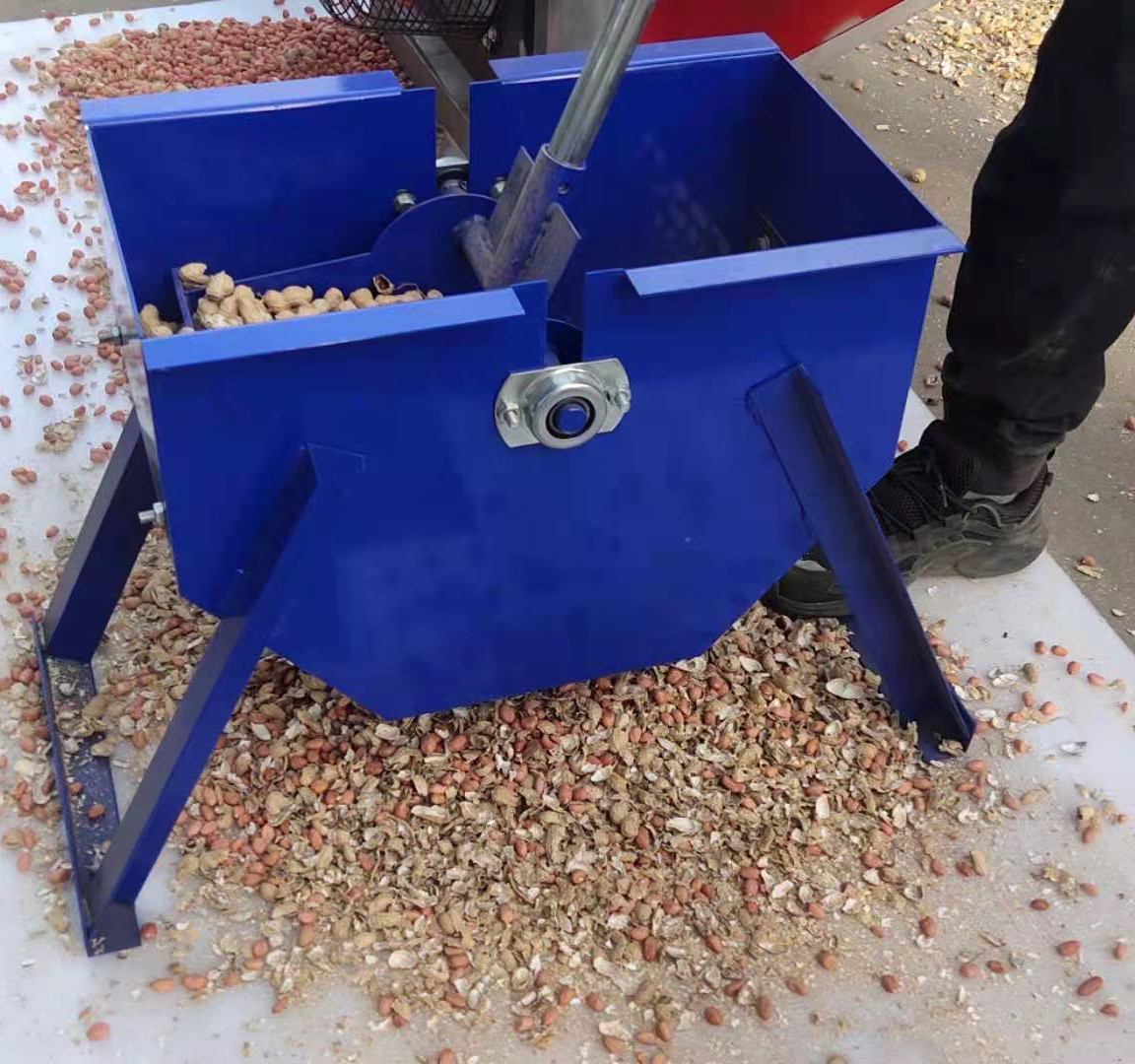 Household Fiber Decorticating Machine , Blue Easy To Operate Peanut Sheller Machine