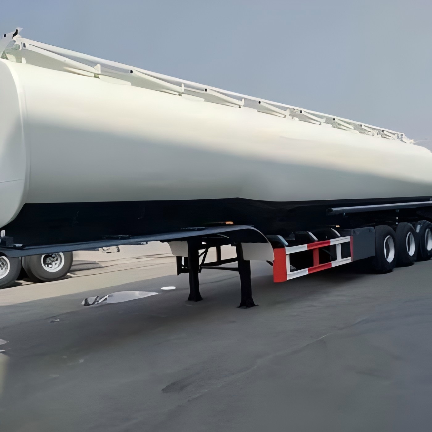 CIMC Chinese new design best quality cheap price 3 or 4 axis stainless steel diesel fuel oil semi tanker truck trailer