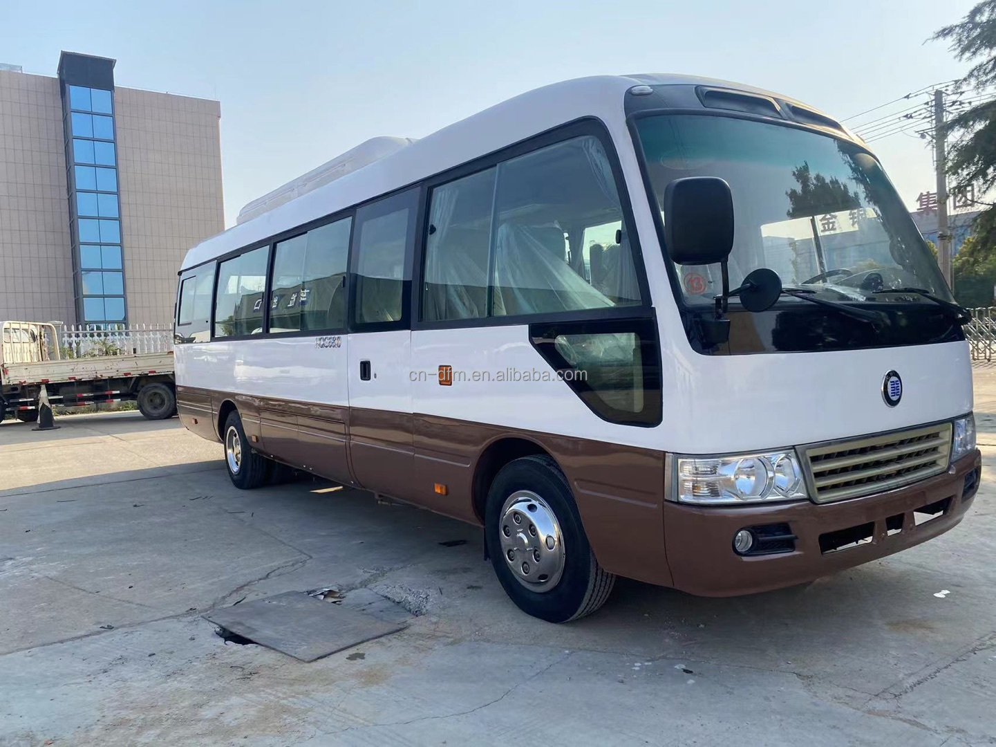 Tourist Luxury Bus with Euro 3 Emission Standard 30 Seaters Toyota Coaster Bus
