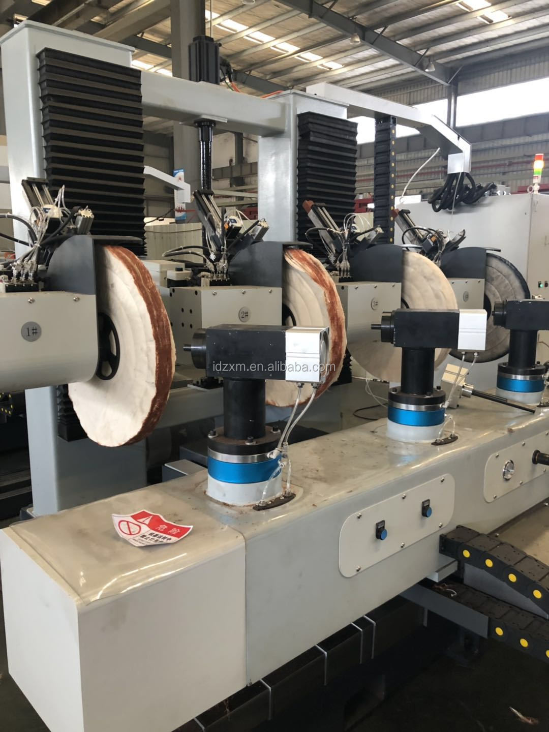 Faucet Automatic Polishing Machine With 6 Axis Rotary Systems and Four Stations