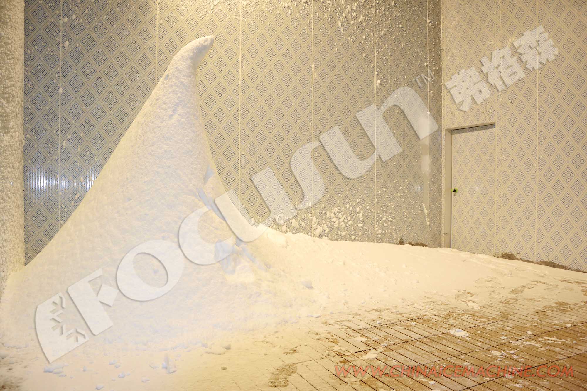 Focusun Artificial Ski Snow Park Snow World Ice Making Machine with Core Components