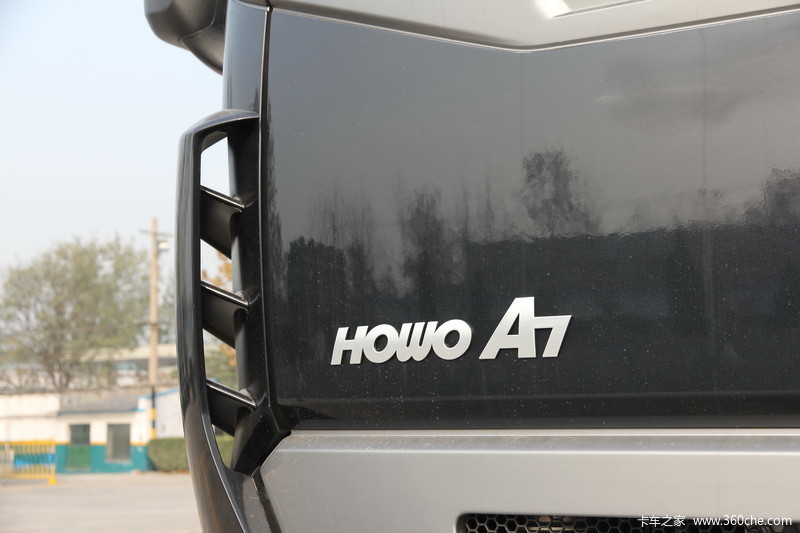 WD615.47 371HP 6X4 Drive Prime Mover Trailer , Maximum speed 101