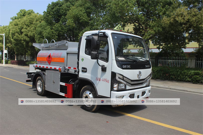 4x2 2000L Mini Fuel Dispenser Truck Small Fuel Tanker Truck Left Hand Drive