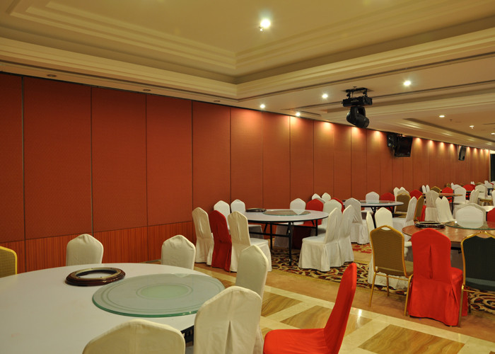 OEM ODM Ballroom Operable Sliding Partition Walls Soundproof Folding Door Banquet Hall