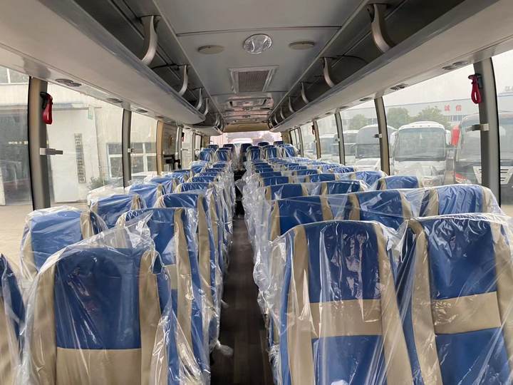 Left Drive Diesel Engine 70 Seaters Used Coach Bus Euro 3 Optional Power Steering