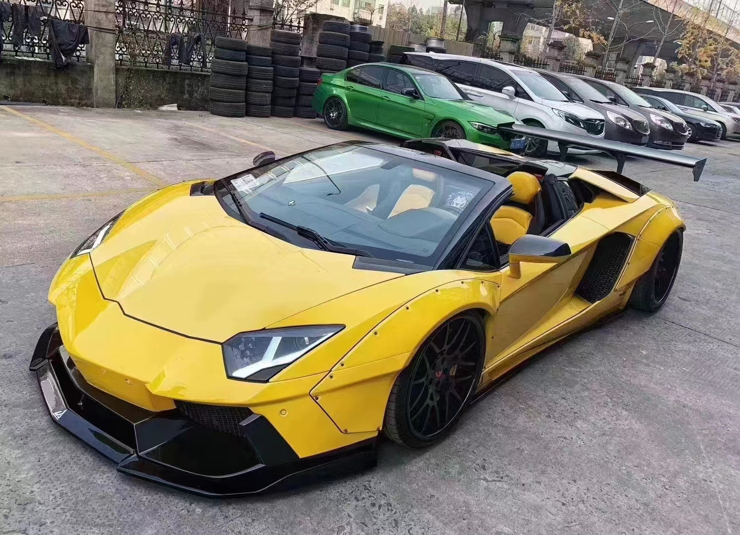 For Lamborghini Aventador LP700 Carbon Fiber Body Kit LP700 Upgraded LB-style Side Skirt Spoiler Wheel Arch