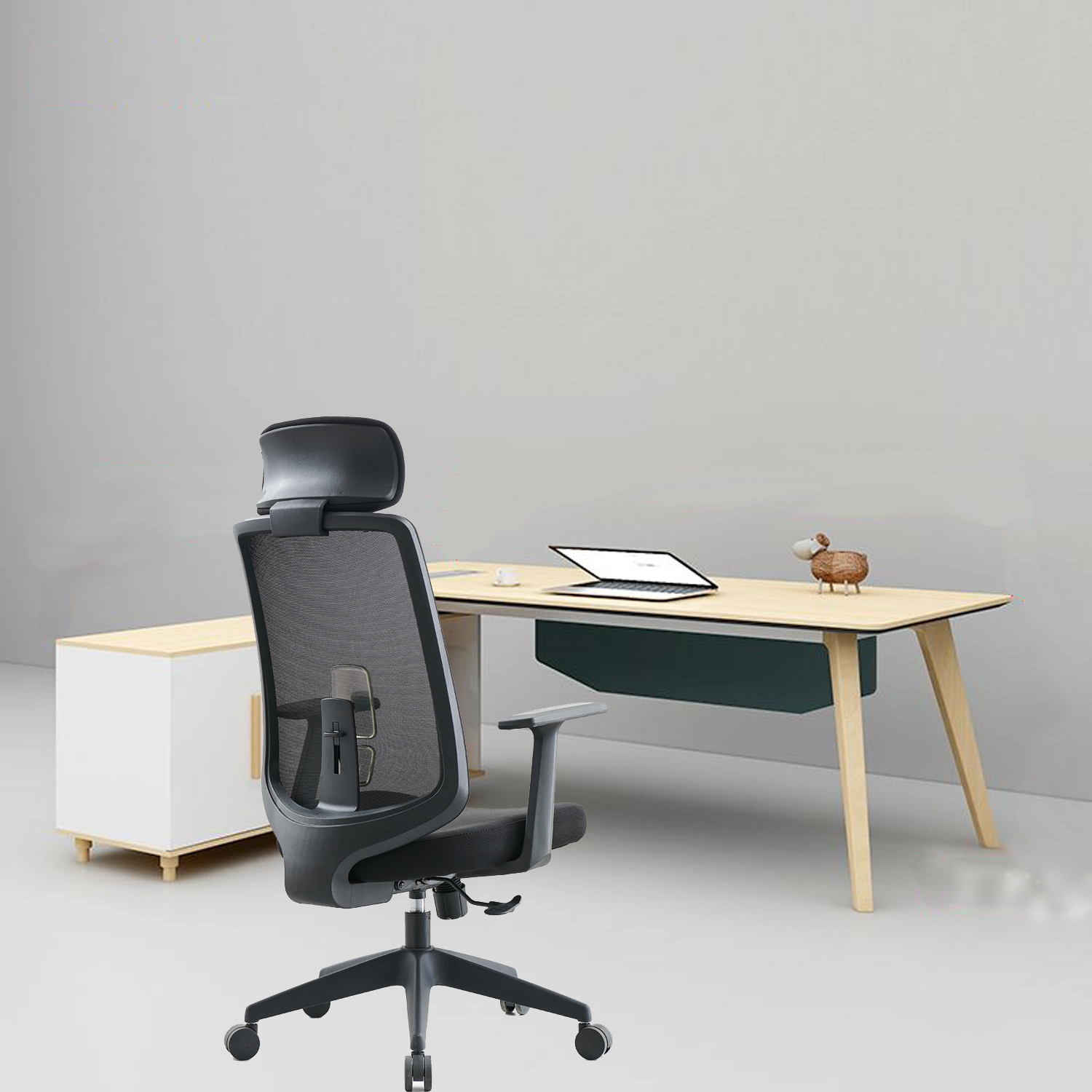 Comfortable Mesh Office Chair with Adjustable Backrest and Padded Lumbar Support