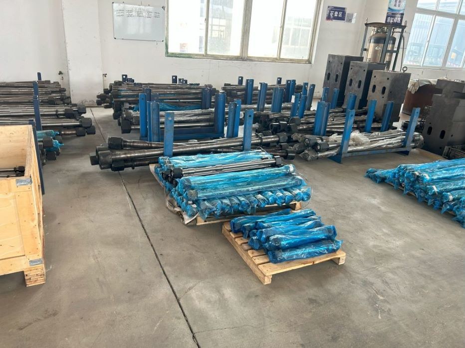 Komatsu Excavator Breaker Through Bolt Montabert Hammer Daemo DMB70 DMB90