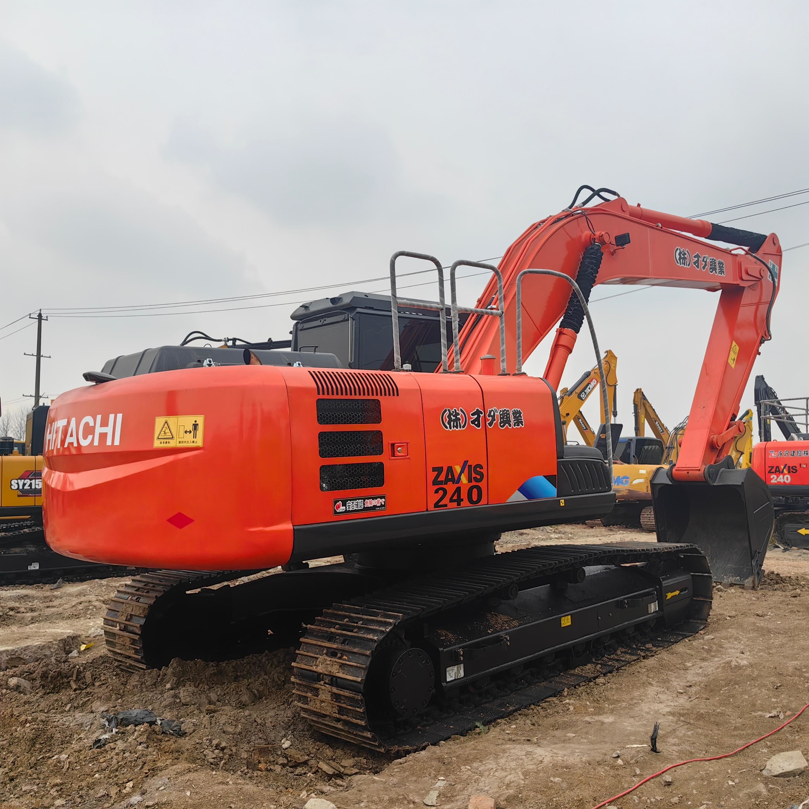 Hitachi ZX240 Used Excavtaors Middle Hydraulic Backhoe Secondhand Digger with 1.m³ Bucket Capacity