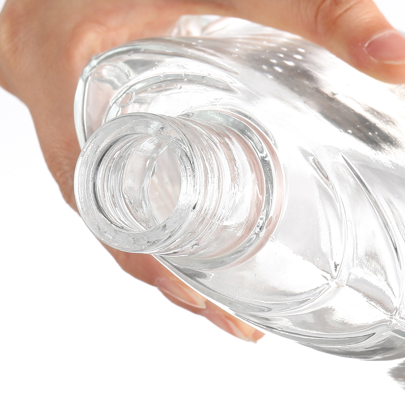 Customizable Sealing Type 250ml 750ml Clear Glass Whisky Bottle for Customized Products