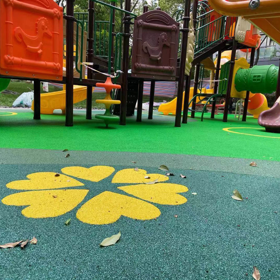 EPDM Sports Residential Outdoor Playground Flooring Recycled Rubber Chip Non Toxic