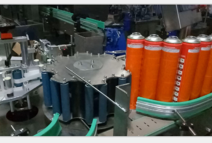 Spray Paint Can Automatic Bottle sticker Labeling machine manufacturer Applicator Easy to Maintain straw tube applicator