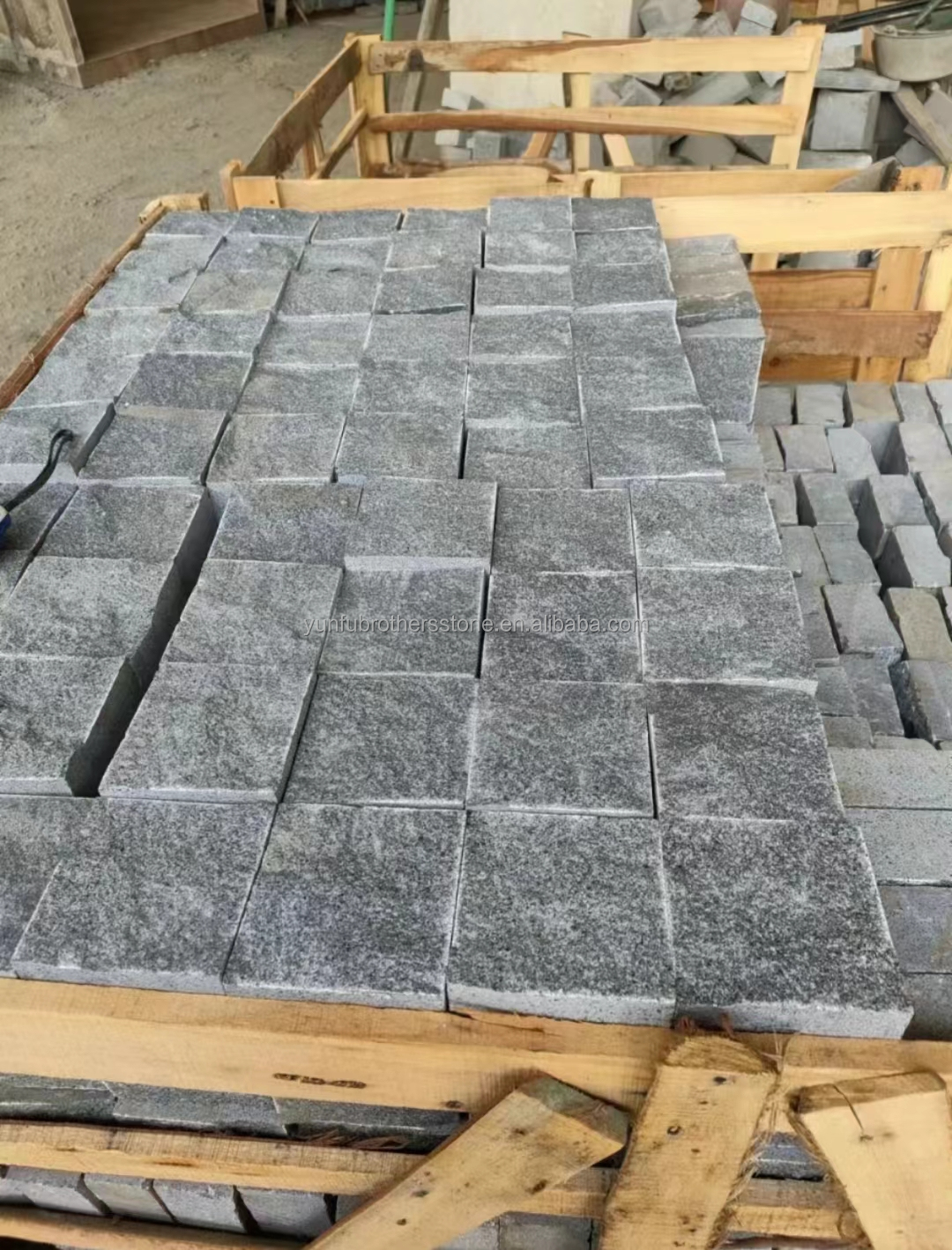 Natural Paving Stones Chinese Granite Cut-To-Size for Modern Outdoor Parks in Yunfu