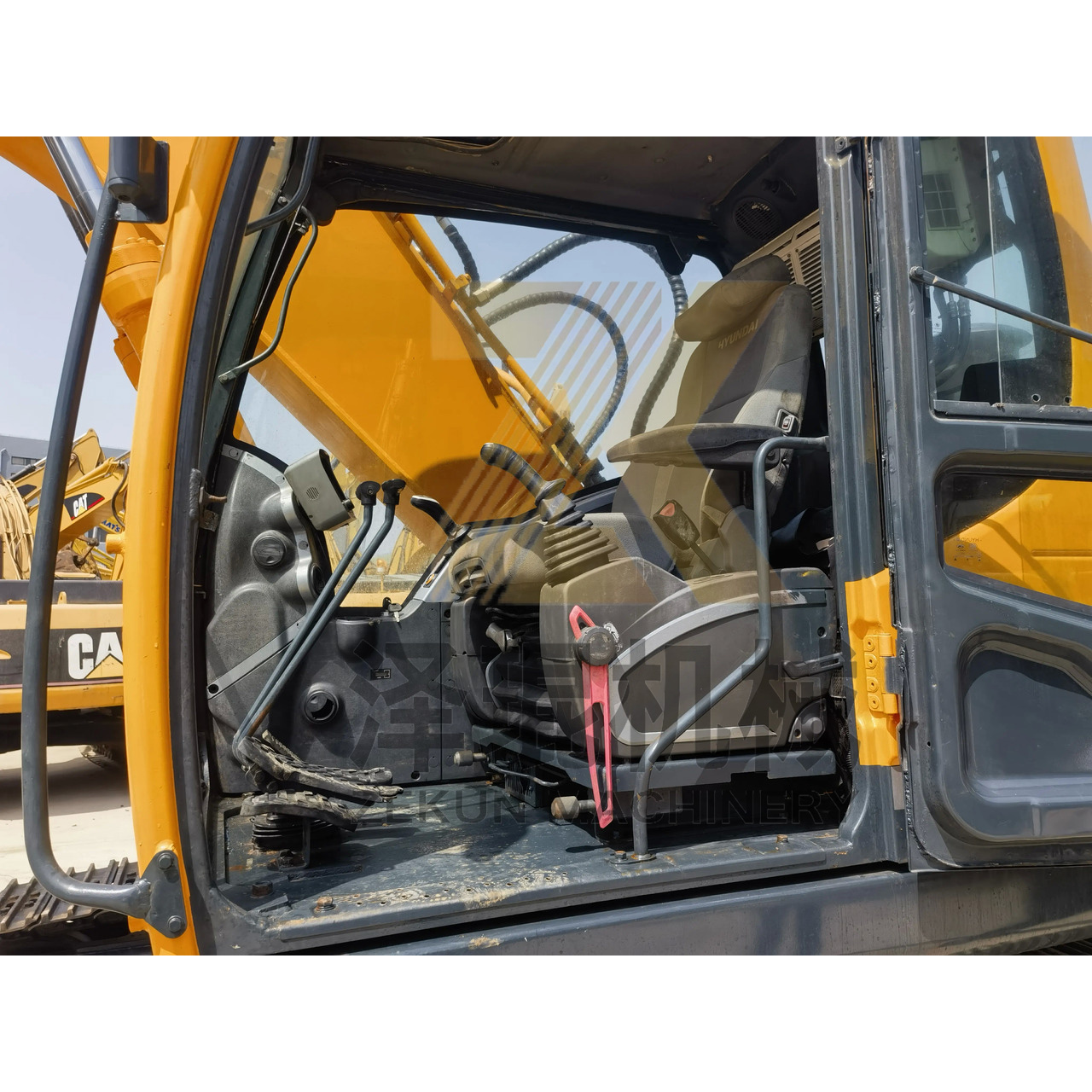 Affordable Used Hyundai 220-9 Excavators Other Hydraulic Pump And Cylinder