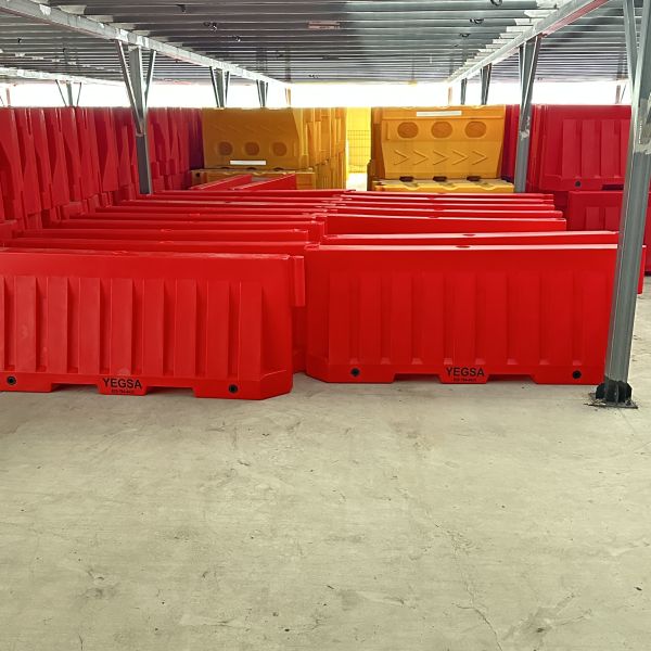 Height 920 mm Diameter 900 mm Water Capacity 500 kg Yellow Crash Cushion Cylinder with Reflective Sheeting – Water-Filled Impact Attenuator