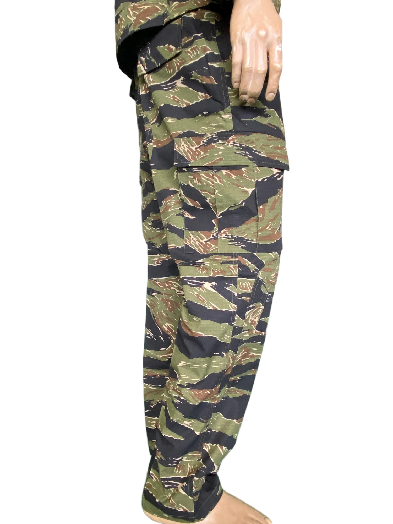 Camouflage ACU Military Uniform Set Formal Style For Military Missions, Soft Polyester Cotton Material