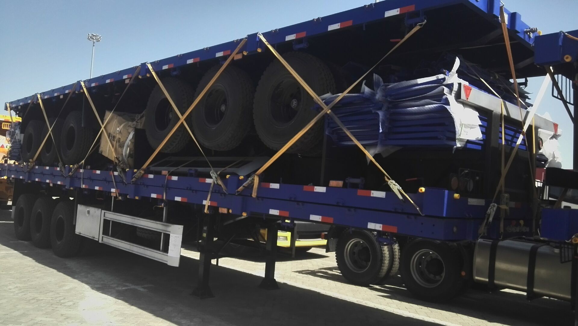 High Column Semi Trailer Trucks Black Cargo Truck Trailer CTY9391CLX
