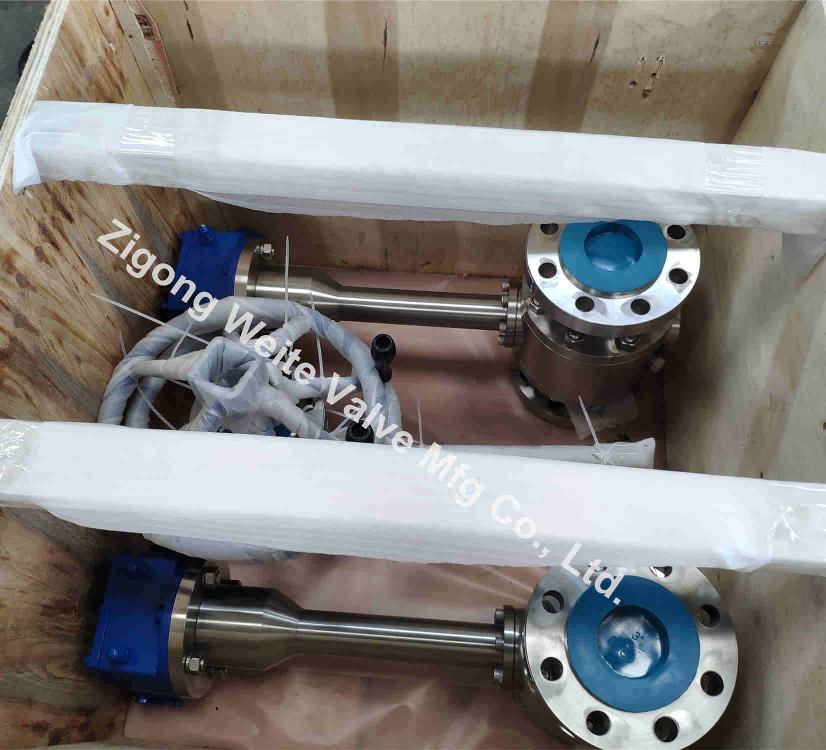 A182 F316 Cryogenic Ball Valve PCTFE Seated Extended Bonnet Ball Valve