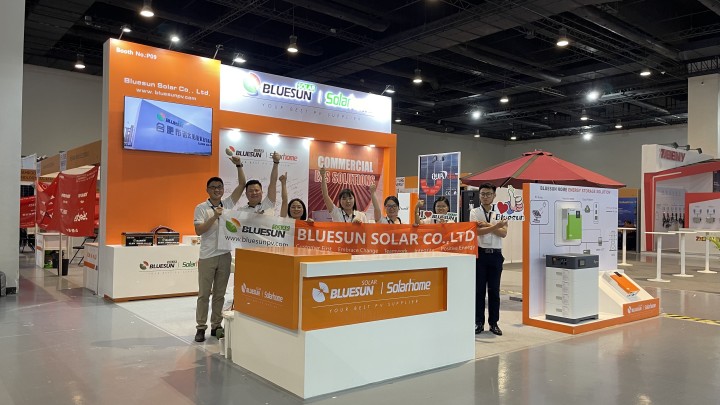 Bluesun Easy Installed Solar Power Panel Solar Pv Module 540w 550w 560w Home Use Solar Panels Wholesale House