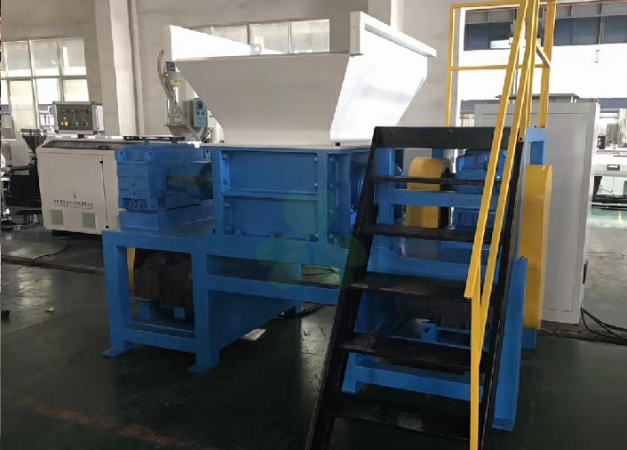 High Output Small Tire Shredder Tire Shredding Equipment Unique Knife Shaft Structure