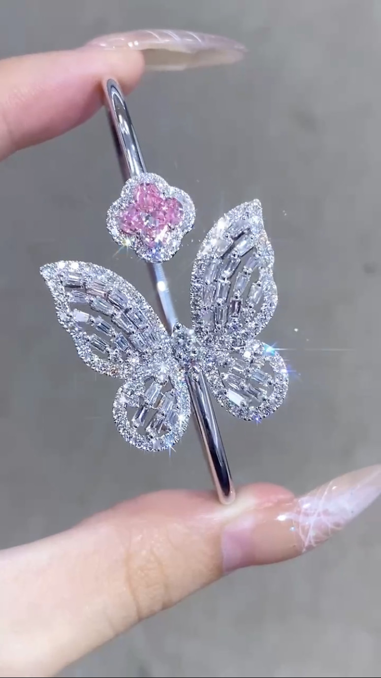 VS1 Lab Grown Diamond Bracelets Four Leaf Clover Lily Cut LV Cut Butterfly Shape