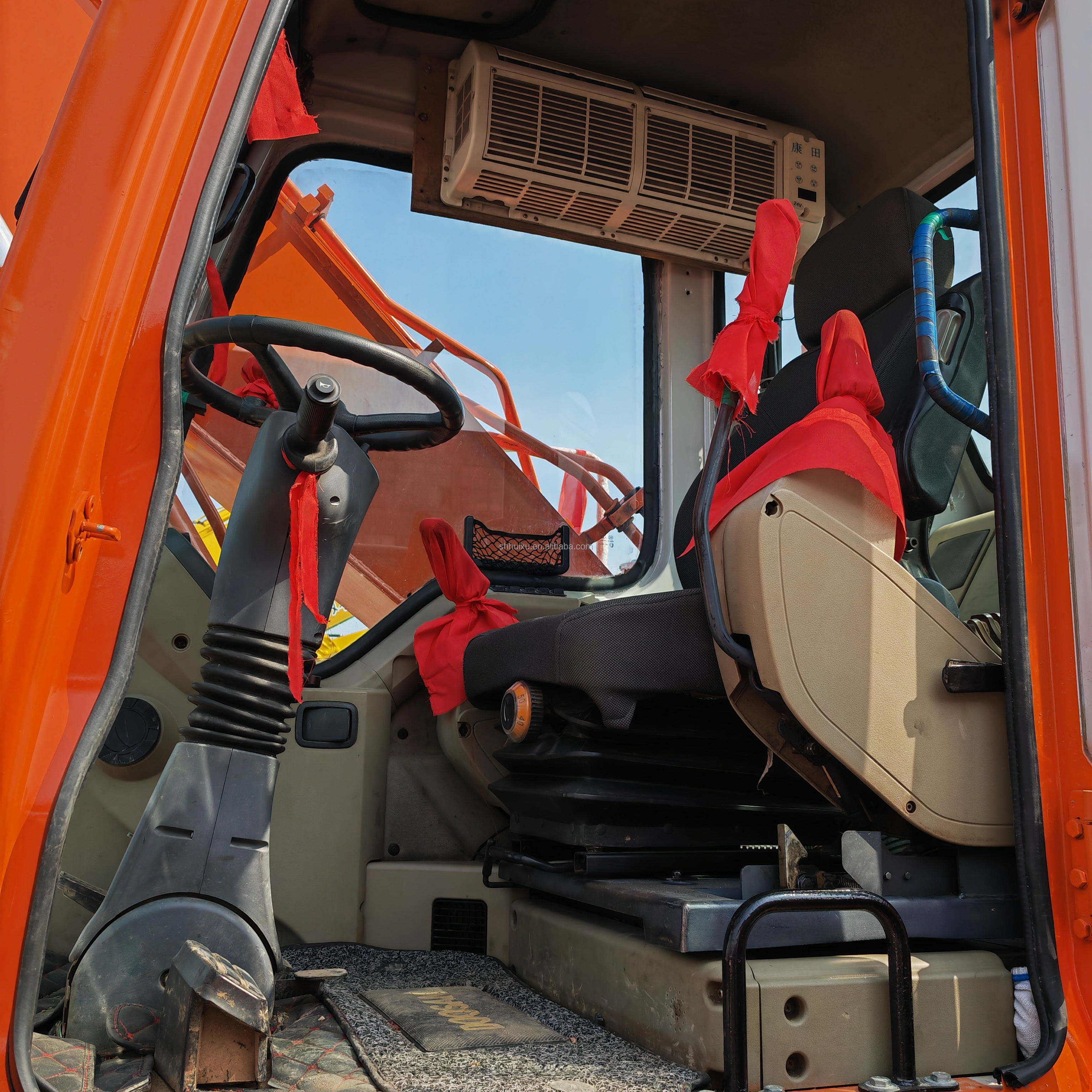 Doosan hot sale New Good sales of second-hand Doosan DH150wheeled excavators, 90 new/Used excavator Doosan