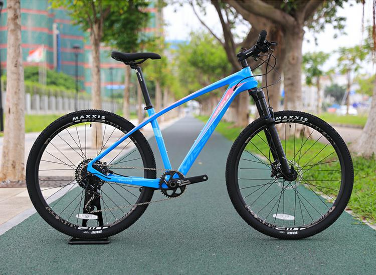 27.5 Inch JoyTech Wheelset Aluminum Alloy Fork Mountain Bike 11-Speed for Sport Thrill