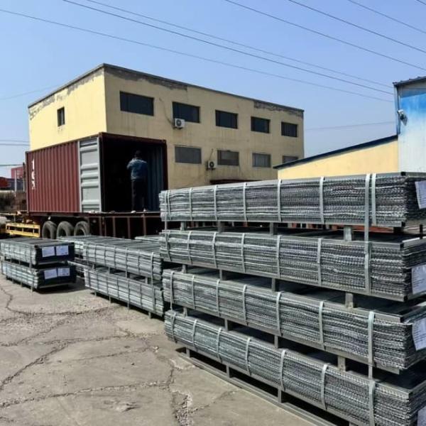 Fast Mud Embedding Galvanized Diamond Mesh Lath 1.75 Lbs Per Yd2 Lightweight Class