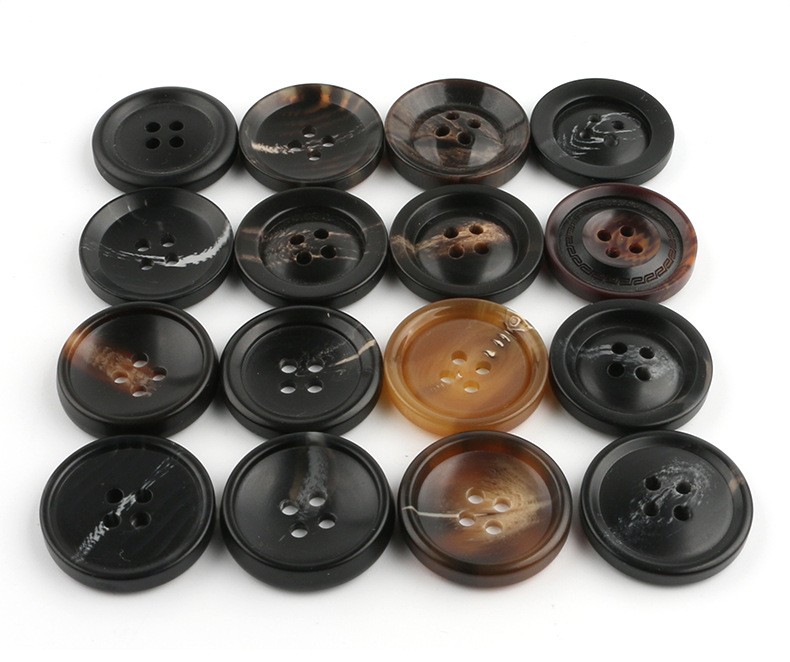 2022 Colorful factory wholesale 4-holes flatback imitated horn resin button
