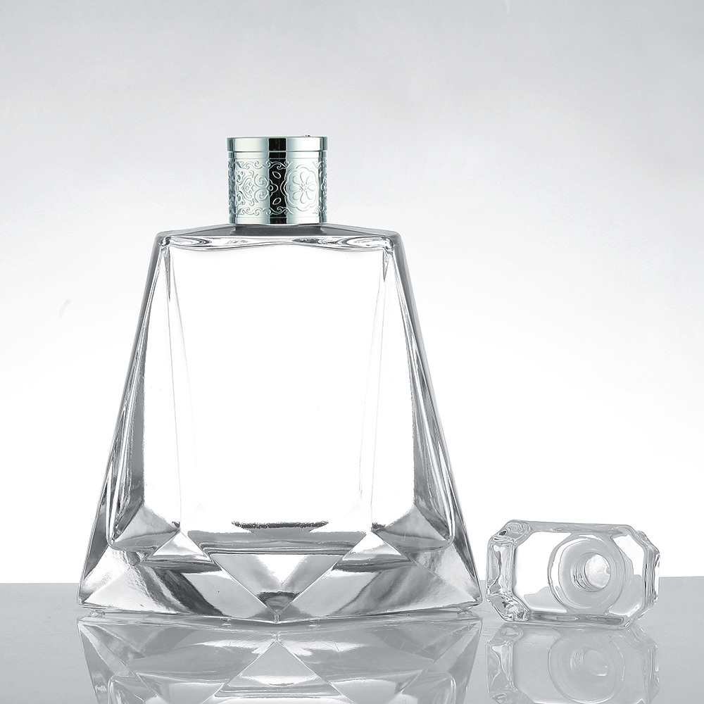 375ml 500ml 700ml 750ml Glass Whisky Bottle for Customized Luxury Cosmetic Packing