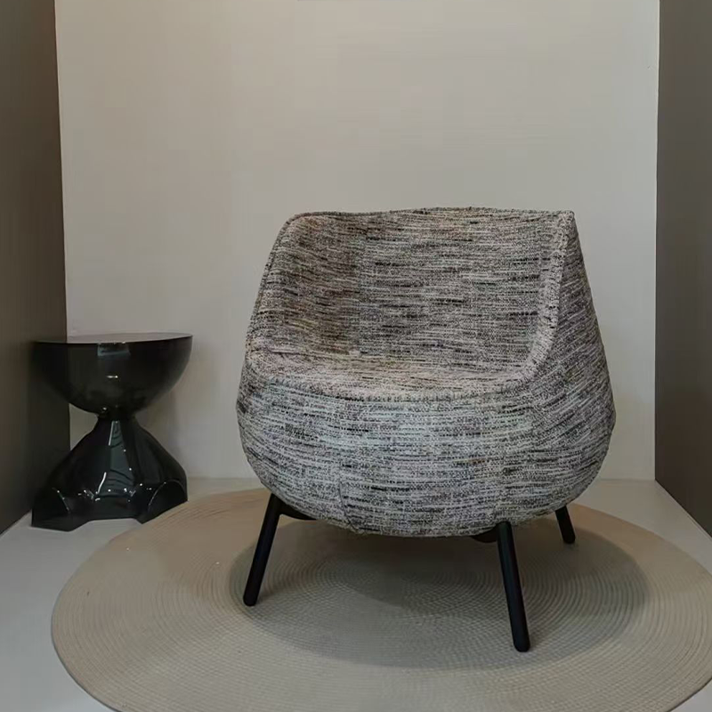 Italian Style Comfortable Leisure Stool Armchair Small Lounge Sofa Metal Legs Accent Chair Modern Design Eco-Friendly Bedroom