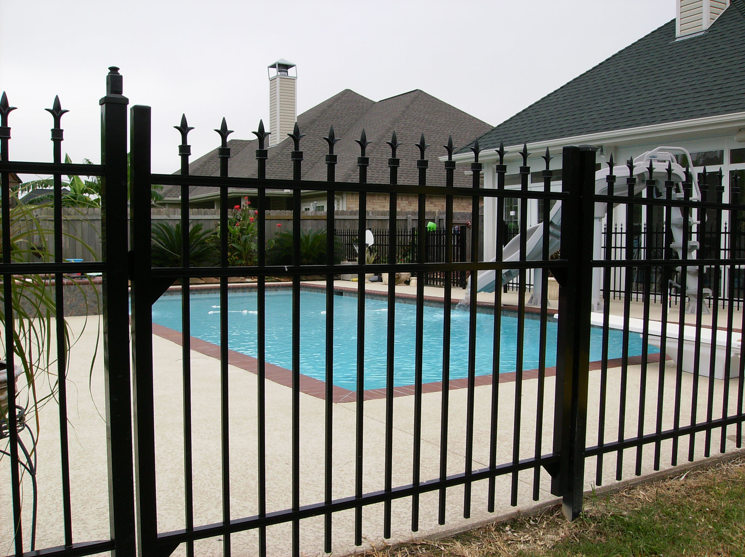 tronger Black Tubular Galvanized Steel Fence