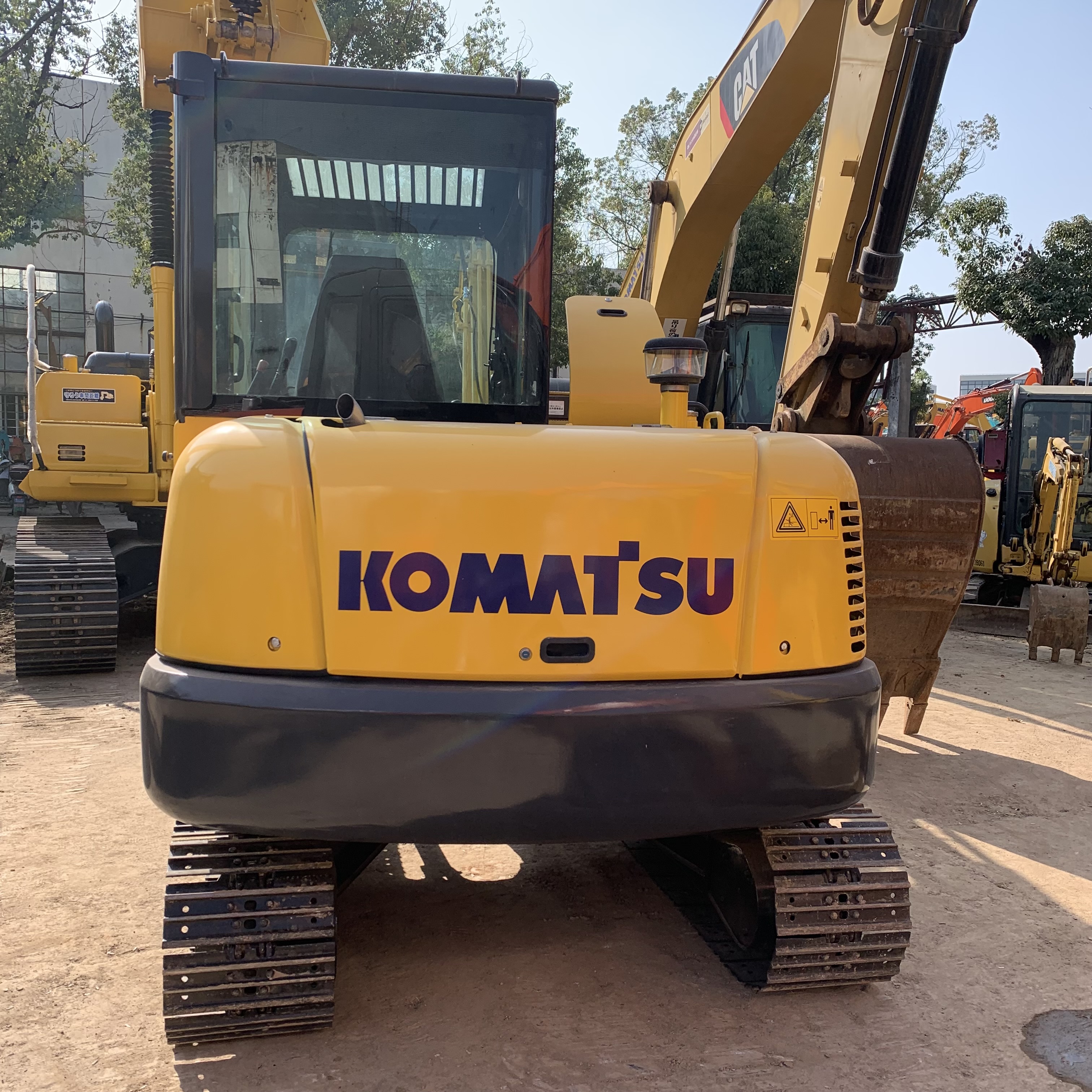 Used Komatsu PC56 5ton Mini Excavator Original Hydraulic Valve 5000 KG Machine Weight