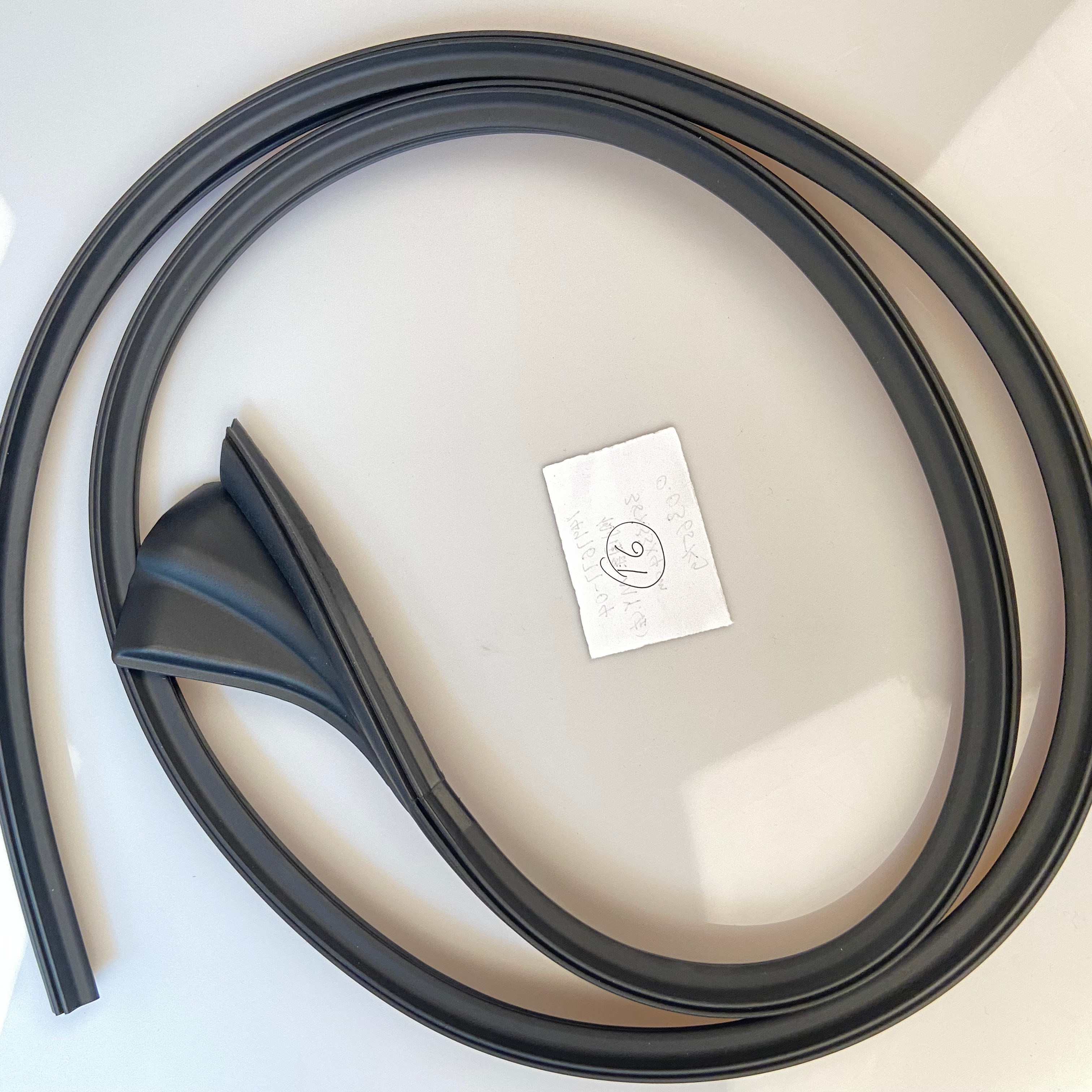 Customized Car Window Seal Strip Rubber for Y Model OE NO. 1497677-04