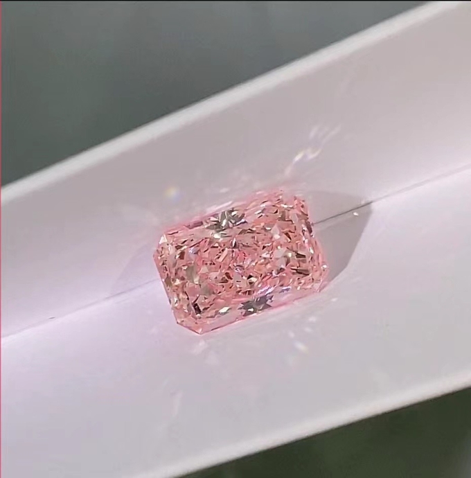 VS2-VVS2 CVD Lab Grown Pink Diamonds 1.5-3.0ct Radiant Brilliant Cut
