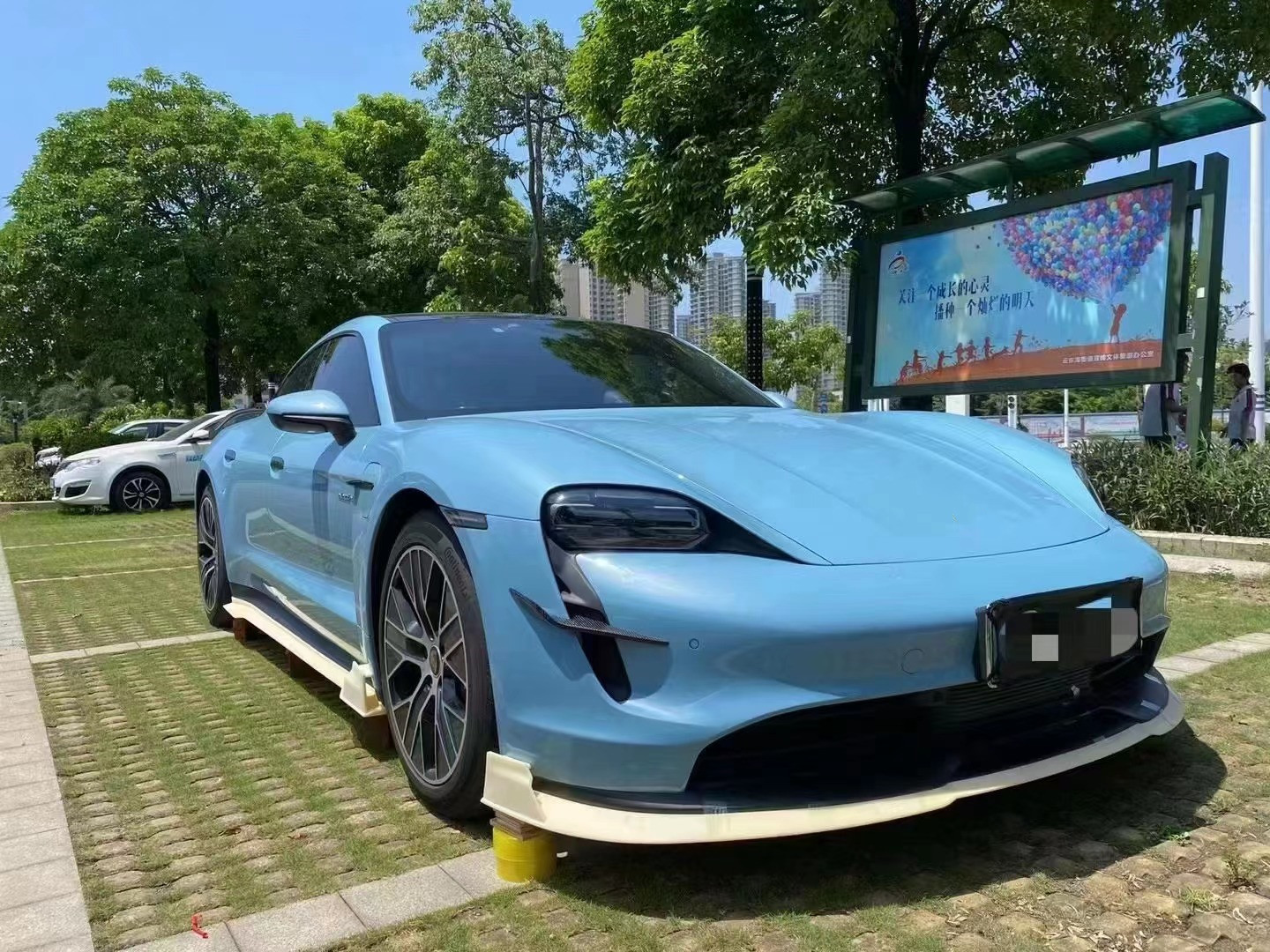 Auto Parts for Porsche Taycan Carbon Fiber Body Kit TAYCAN Upgrade REVOZPORT Style Front Shovel Diffuser Spoiler Body Kit