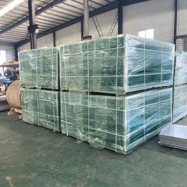 Height 900mm~2200mm Welded Wire Iron Fence Pvc Coated Welded Wire Mesh For Fence