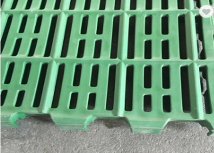 PP Material Plastic Floor Covering / Plastic Animal Flooring Flat And Firm Surface