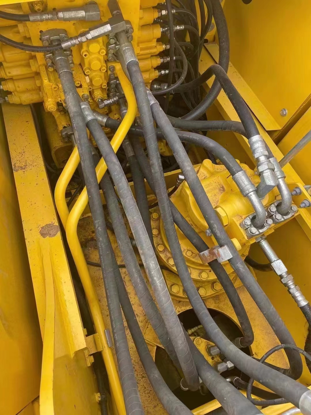 Komatsu PC200-8 PC200-7 Excavator with Cummins Engine 110KW Used Crawler Excavator