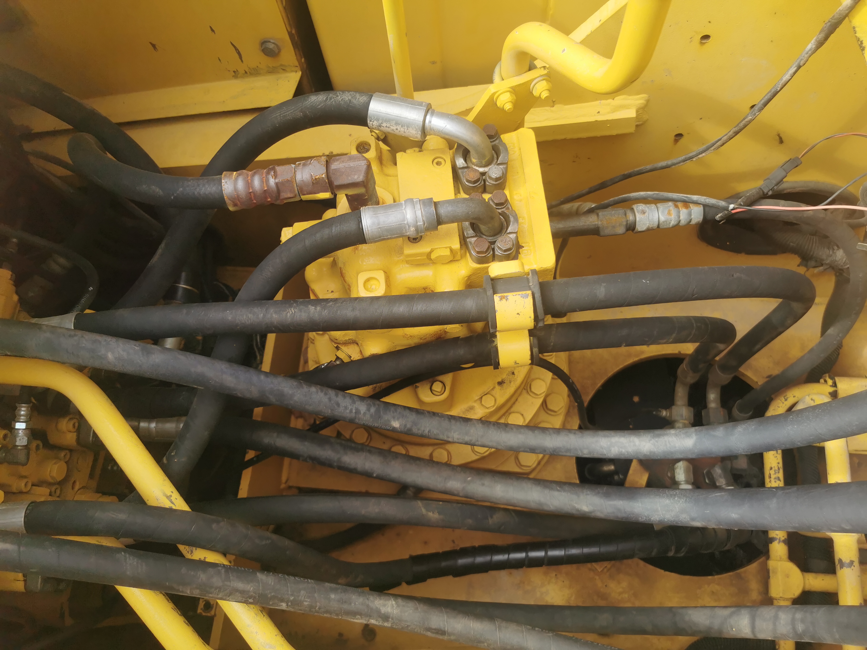 Good Condition Used Komatsu PC200 Crawler Excavator with 0.8m3 Bucket