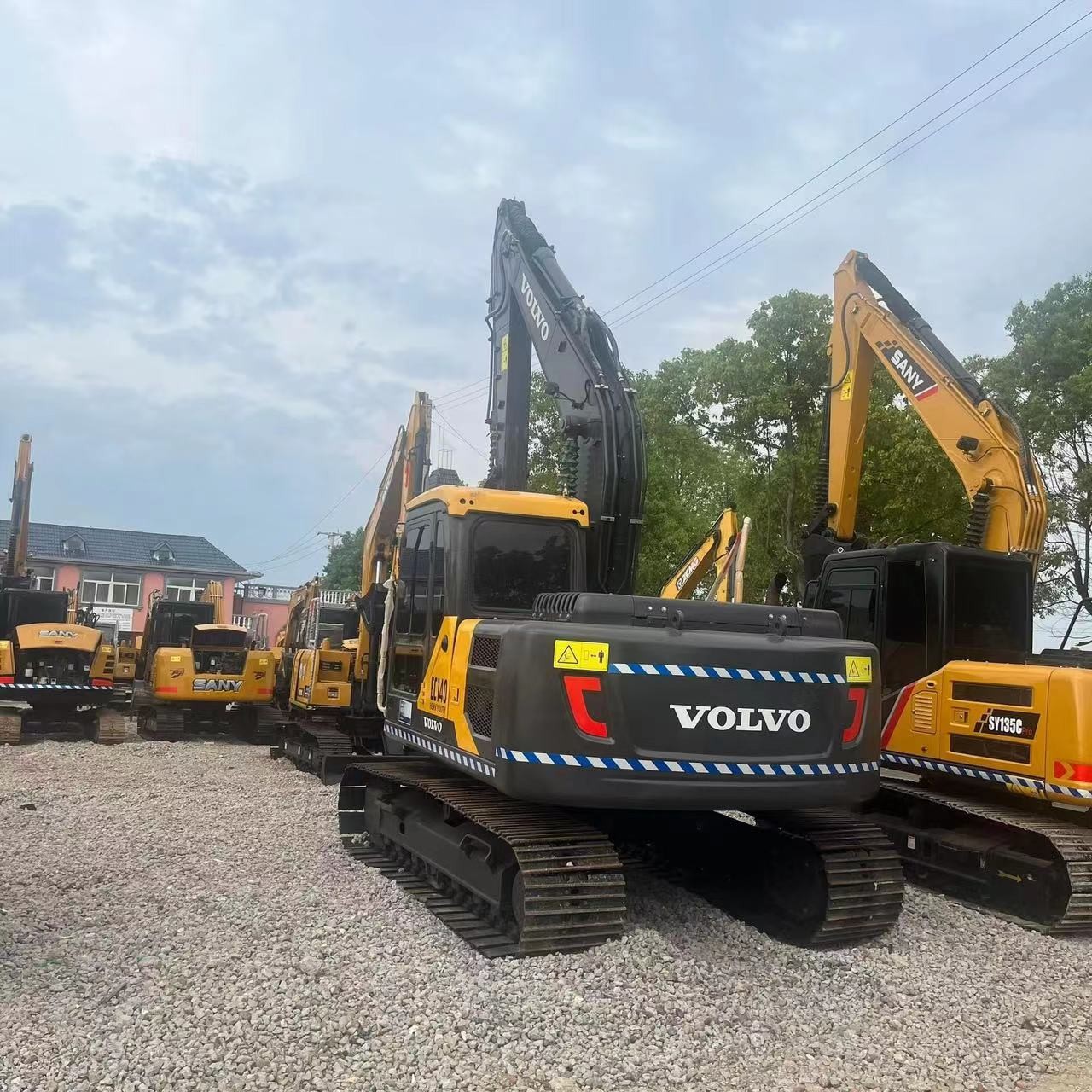 Used VOLVO EC140 CRAWLER EXCAVATOR