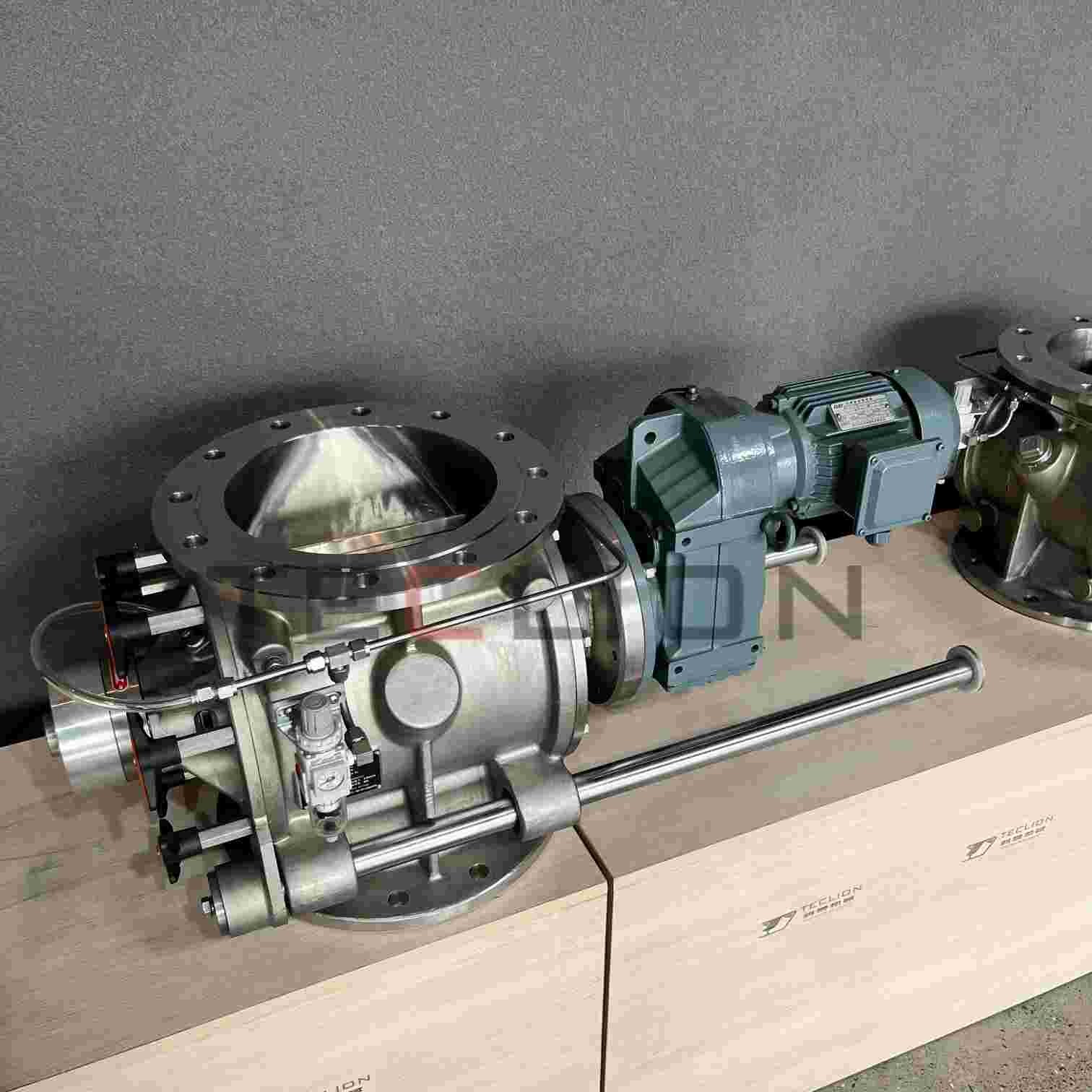 Stainless steel sanitary cleaning type unloader