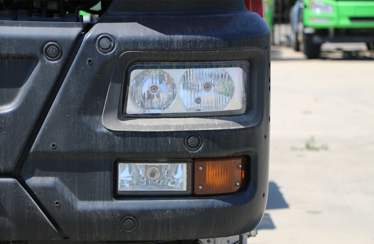 Dump Truck Trailer For Sale 8*4 Sinotruck HOWO TH7 Original Engine 540hp 1.5 Cabin LHD