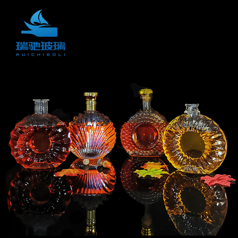 Customized Logo Packaging 750ml Empty Glass Brandy Whisky Bottles with Cork Manufacture