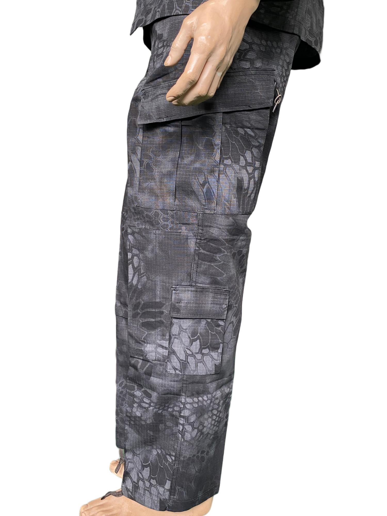 Black Tactical Uniform Set Python Camo Mens Combat Training Suit with 230 gsm Tear Resistant Jacket and Pants for Outdoor Use