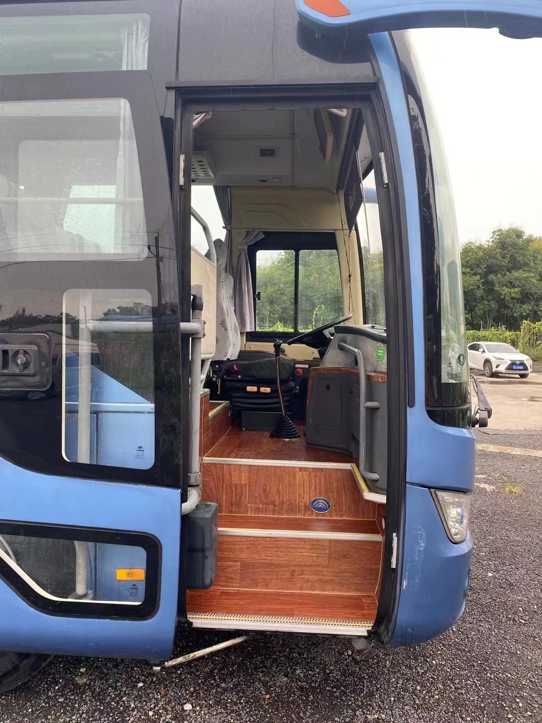 50 Seater Used Coach Bus Yutong ZK6115 With Euro 4 Engine LHD Steering