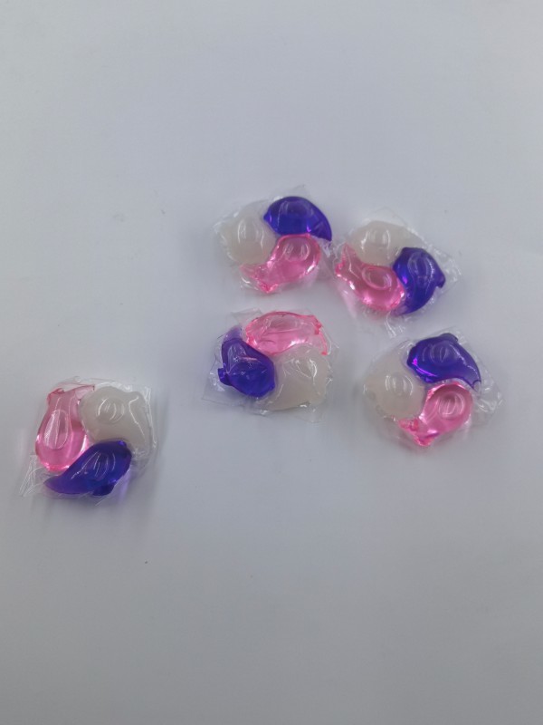 12g 15g OEM ODM High Efficient Washing 3 Chamber Laundry Detergent Capsules