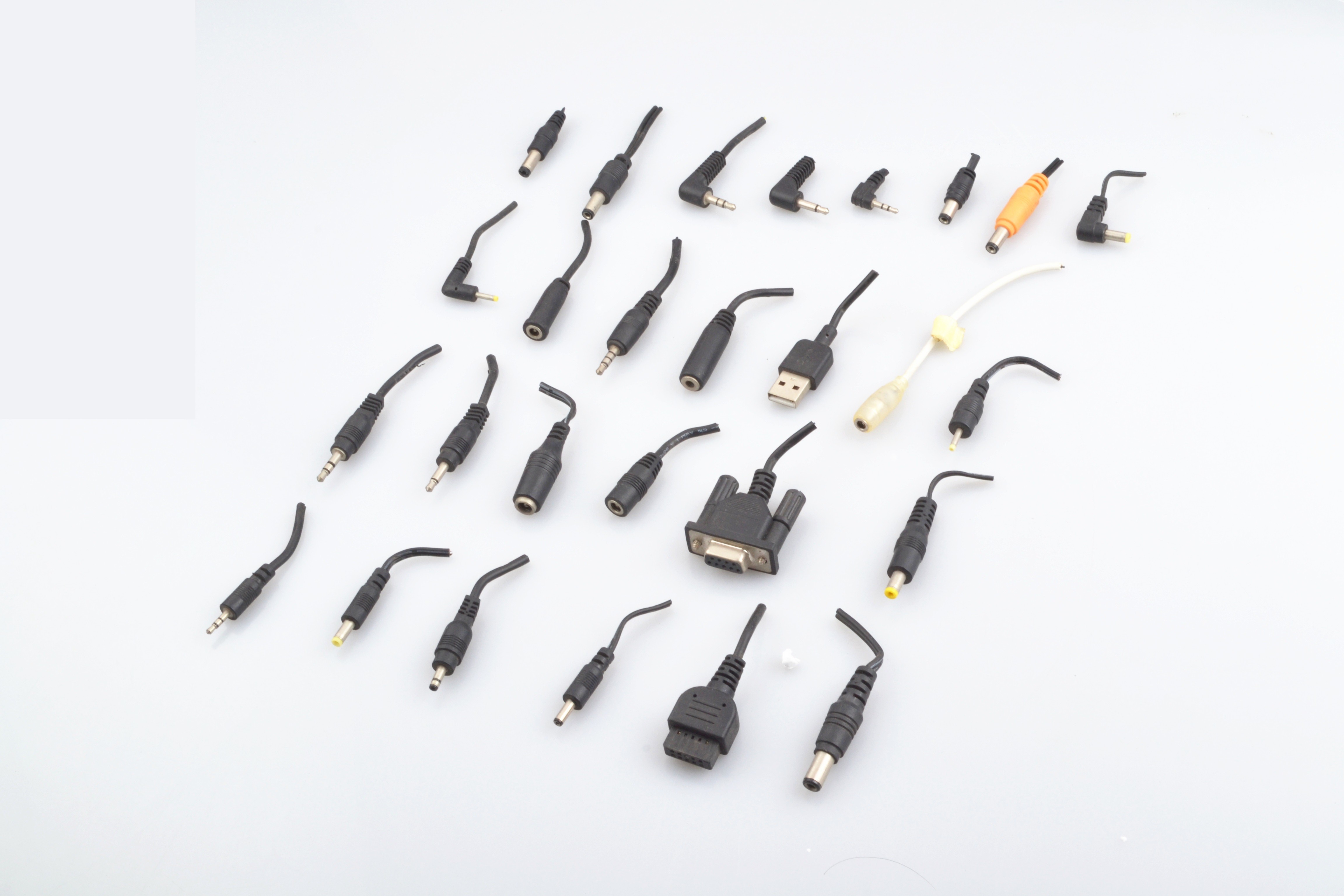 High Voltage 300v Custom Wire Harness Automotive Industrial Black Color